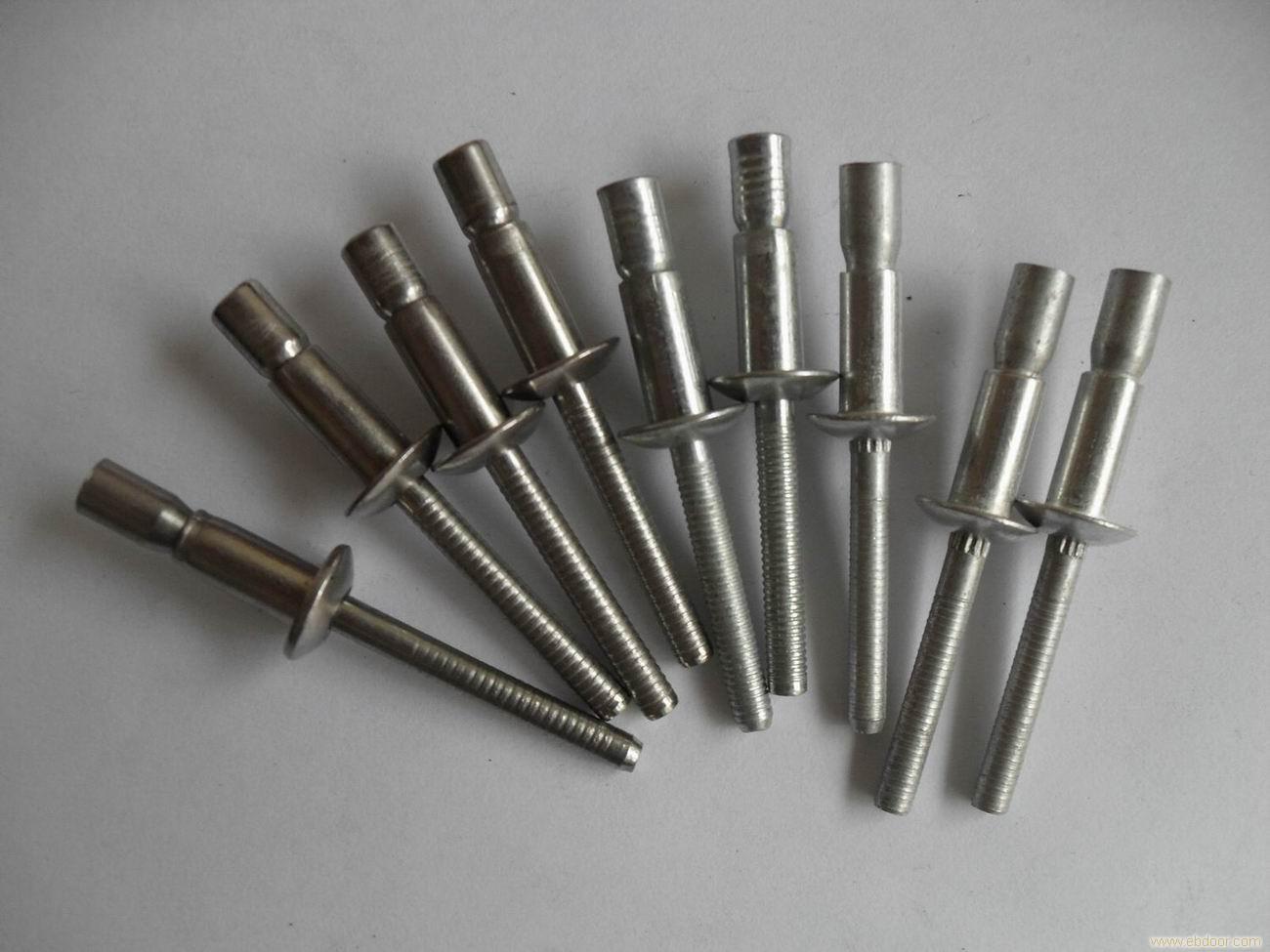 贵阳螺丝:铆钉和四爪螺母有什么区别?分别.